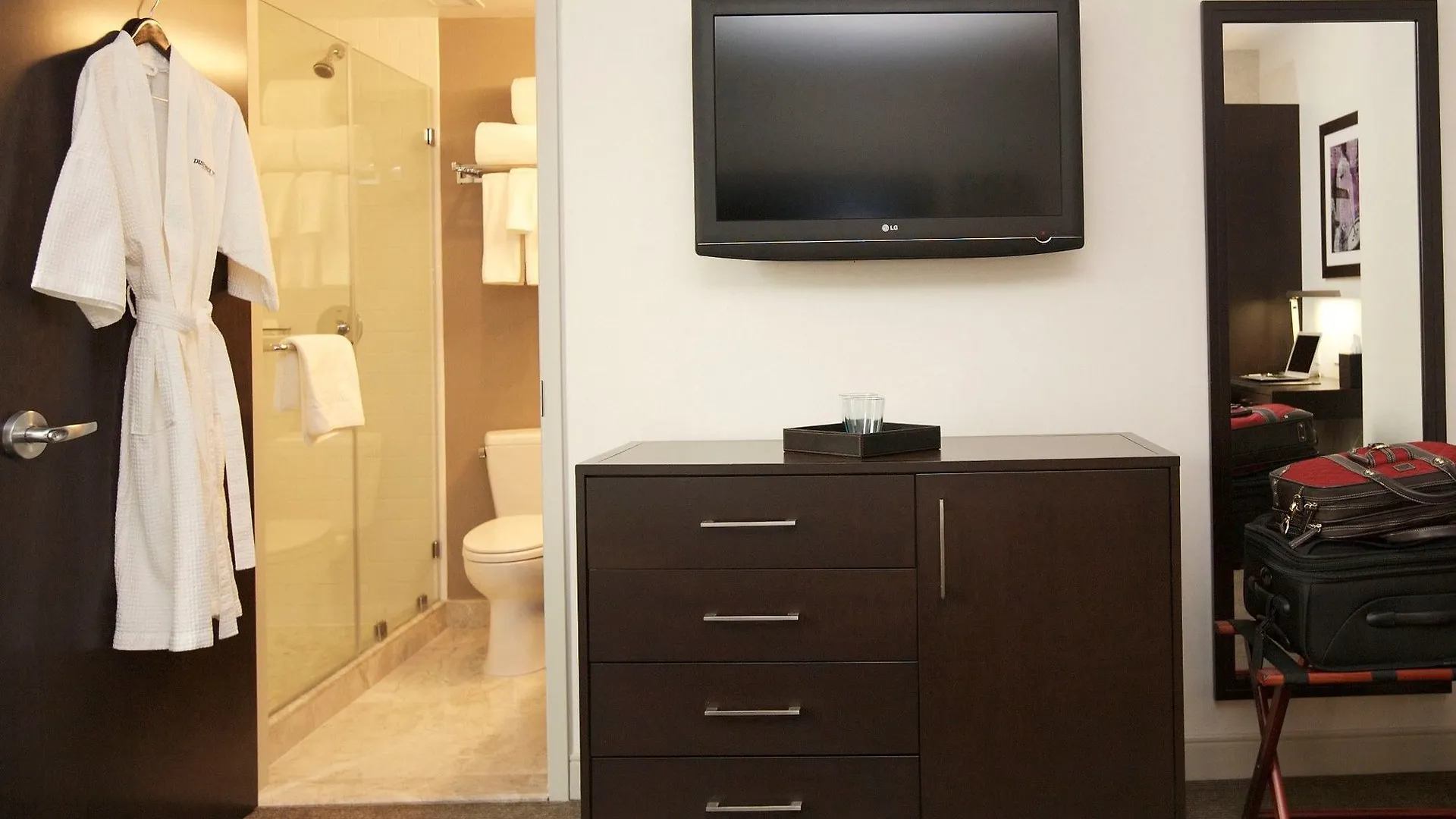 Distrikt Hotel New York City, Tapestry Collection By Hilton