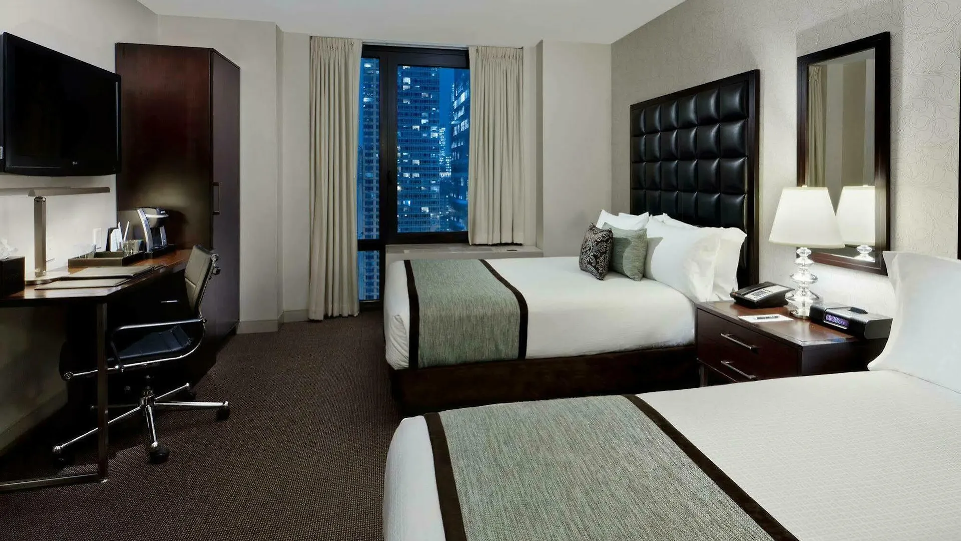 Distrikt Hotel New York City, Tapestry Collection By Hilton